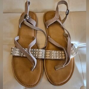 TOMs size 9 sandals